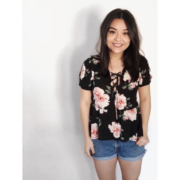 🔻SALE• LAST (S)• Azalea Blouse - Picture 2 of 5